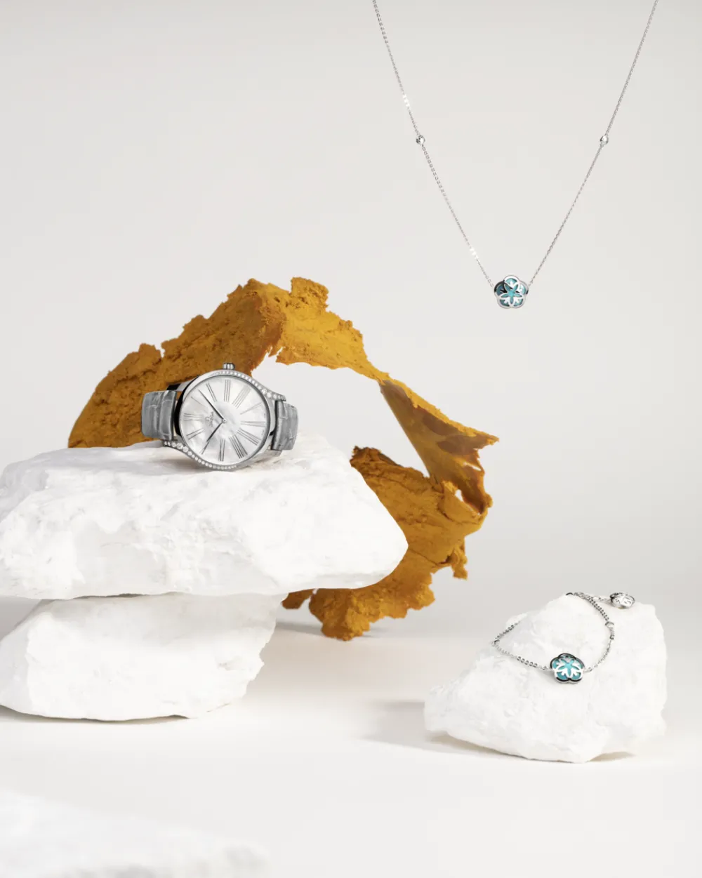 Bracelet, 18k white gold, mother‑of‑pearl, turquoise^OMEGA Best