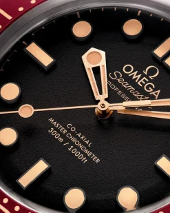 42 mm, Bronze gold on rubber strap^OMEGA New