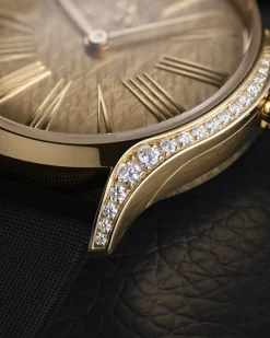 26 mm, Moonshine™ gold on fabric strap^OMEGA Fashion