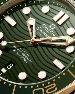 42 mm, Moonshine™ gold on rubber strap^OMEGA Outlet