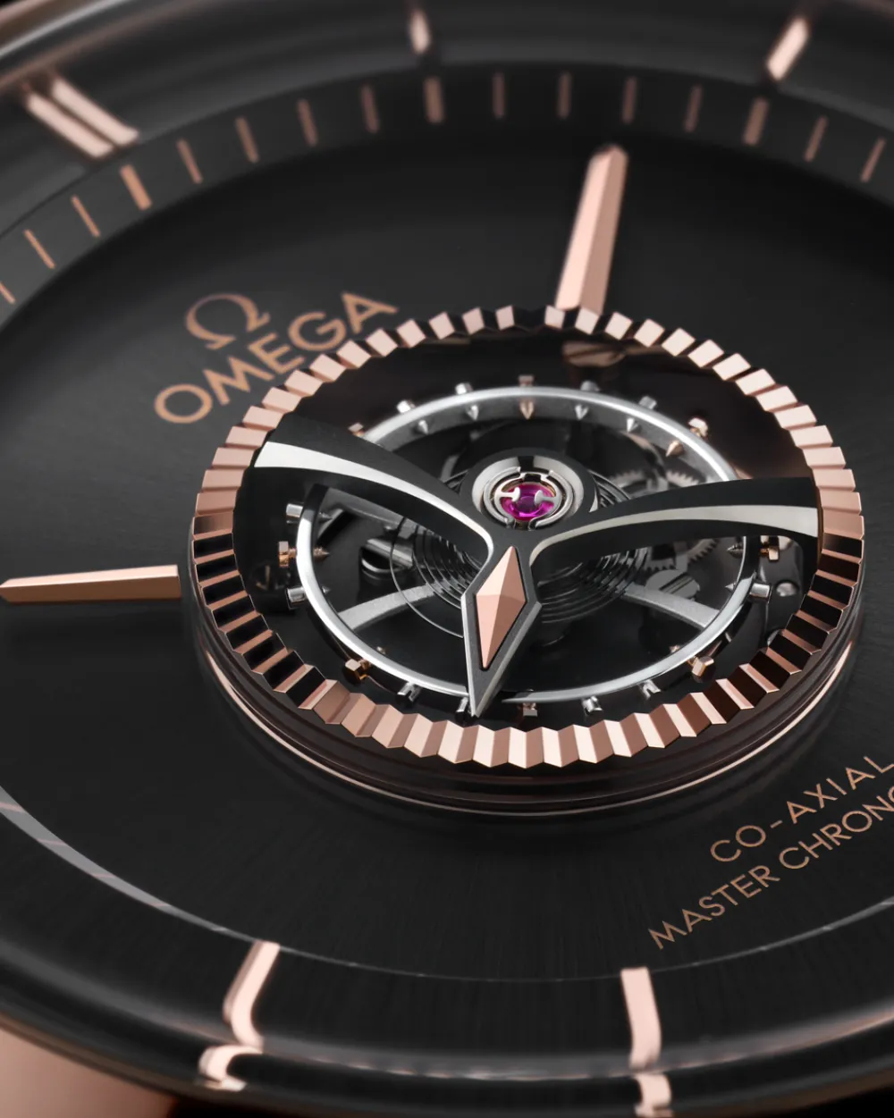 43 mm, Sedna™ gold ‑ Canopus Gold™ on leather strap^OMEGA Online
