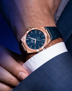 39 mm, Sedna™ gold on leather strap^OMEGA Fashion