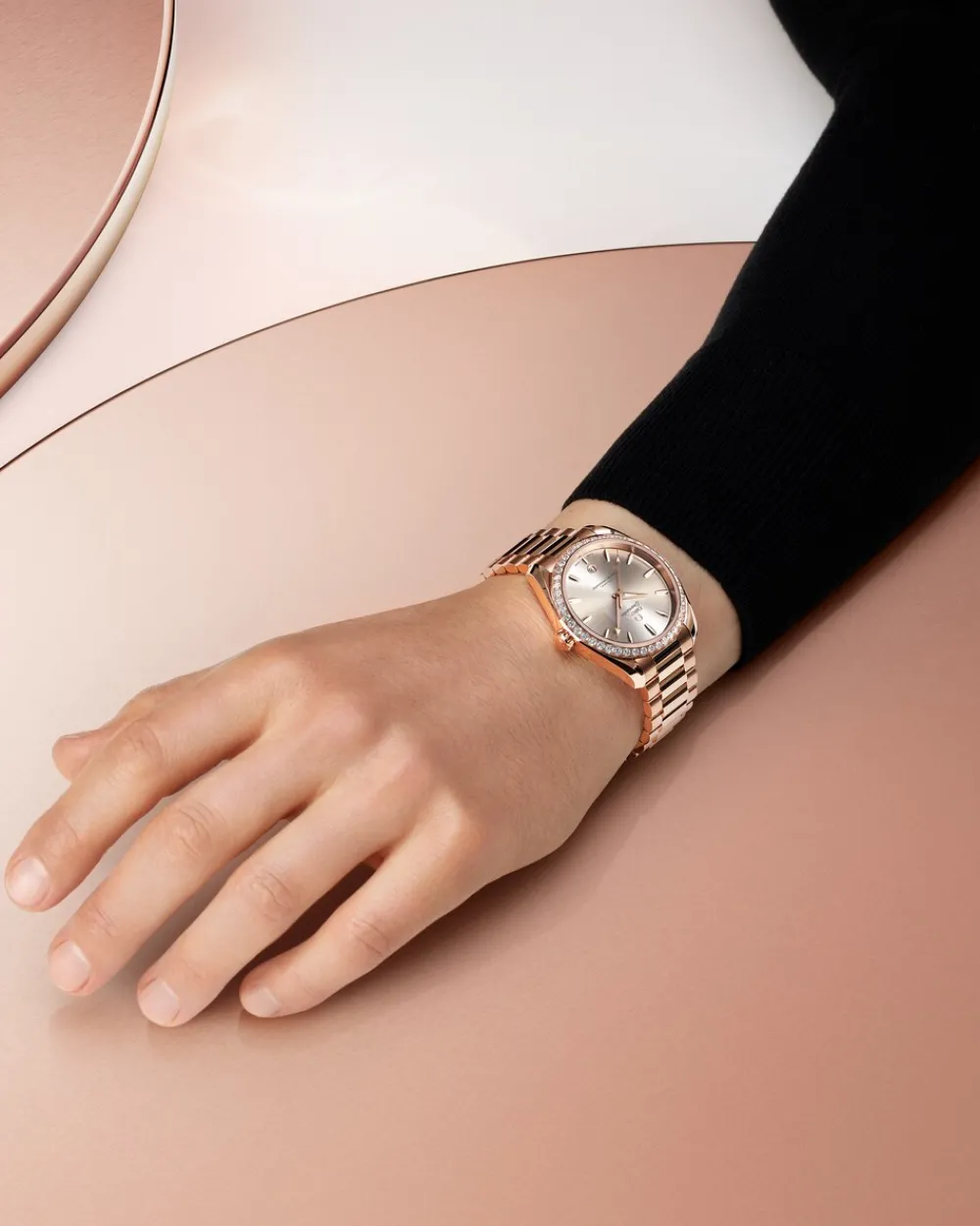 38 mm, Sedna™ gold on Sedna™ gold^OMEGA New
