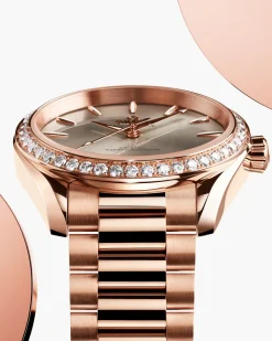 38 mm, Sedna™ gold on Sedna™ gold^OMEGA New