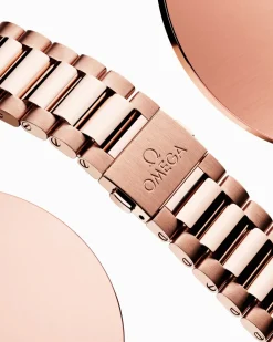 38 mm, Sedna™ gold on Sedna™ gold^OMEGA New