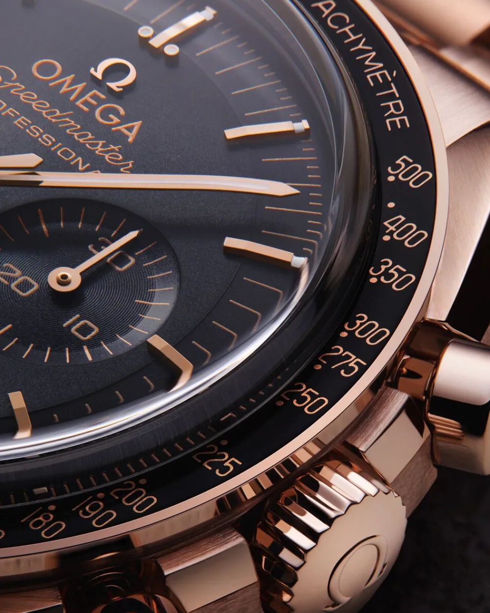 42 mm, Sedna™ gold on Sedna™ gold^OMEGA Online