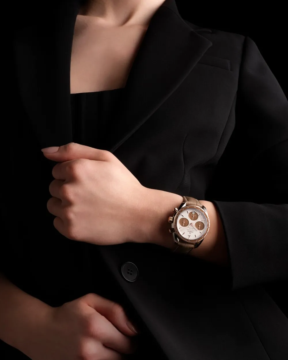 38 mm, steel ‑ Sedna™ gold on leather strap^OMEGA New