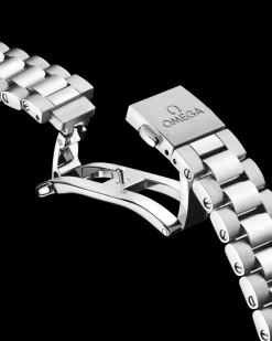 38 mm, steel on steel^OMEGA Hot