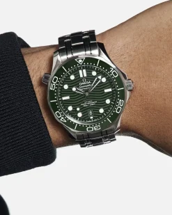 42 mm, steel on steel^OMEGA Hot