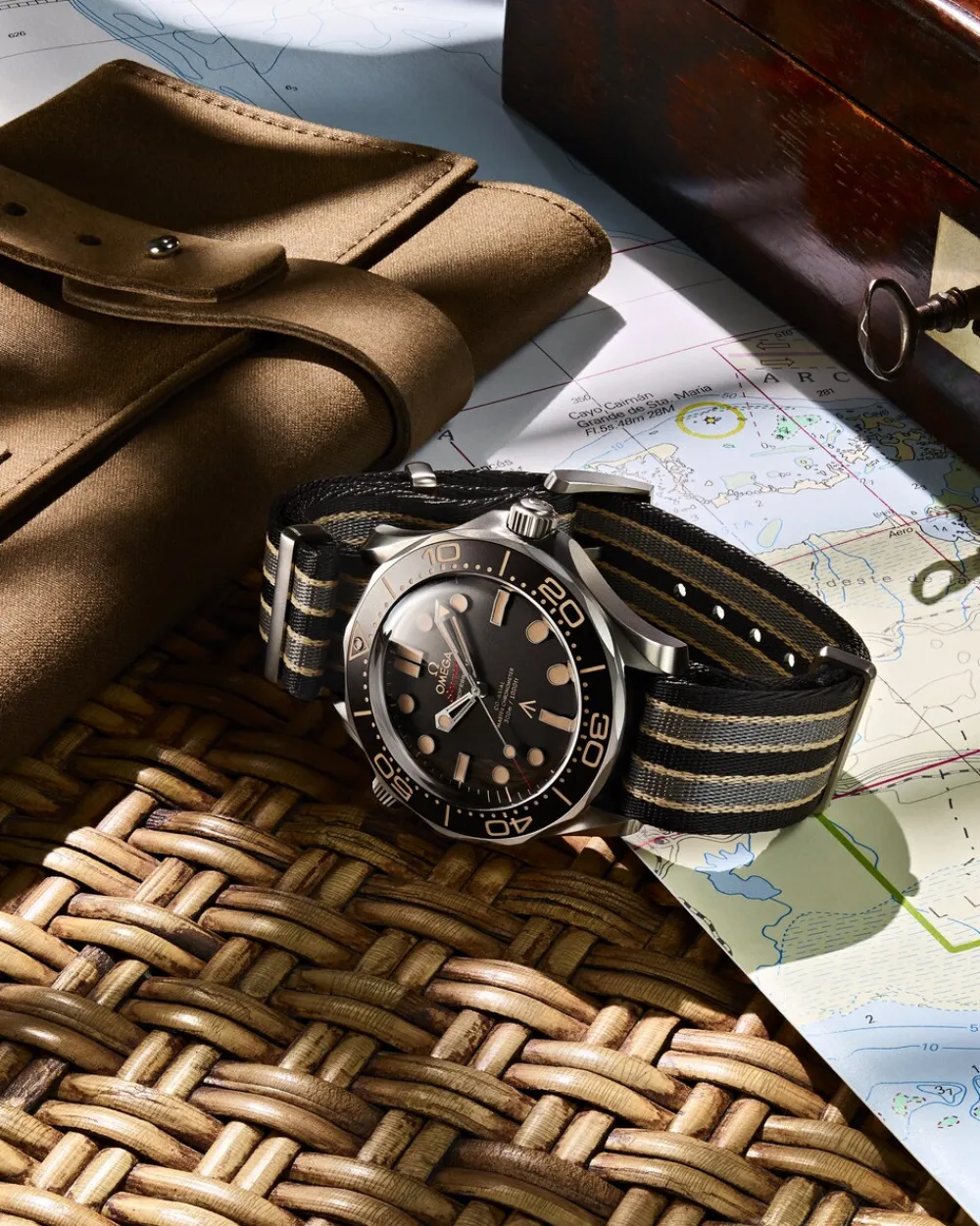 42 mm, titanium on NATO strap^OMEGA Outlet