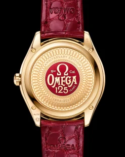 40 mm, yellow gold on leather strap^OMEGA New