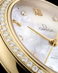 34 mm, yellow gold on leather strap^OMEGA Hot